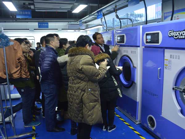 古典武侠久久综合长篇 加盟洗衣店要多少钱?干洗店投资成本是多少
