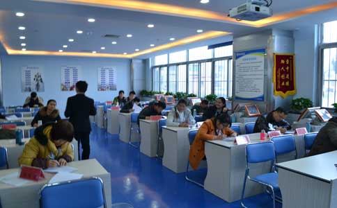 国产 成年妇  视频 怎样选一家靠谱的洗衣店连锁加盟品牌
